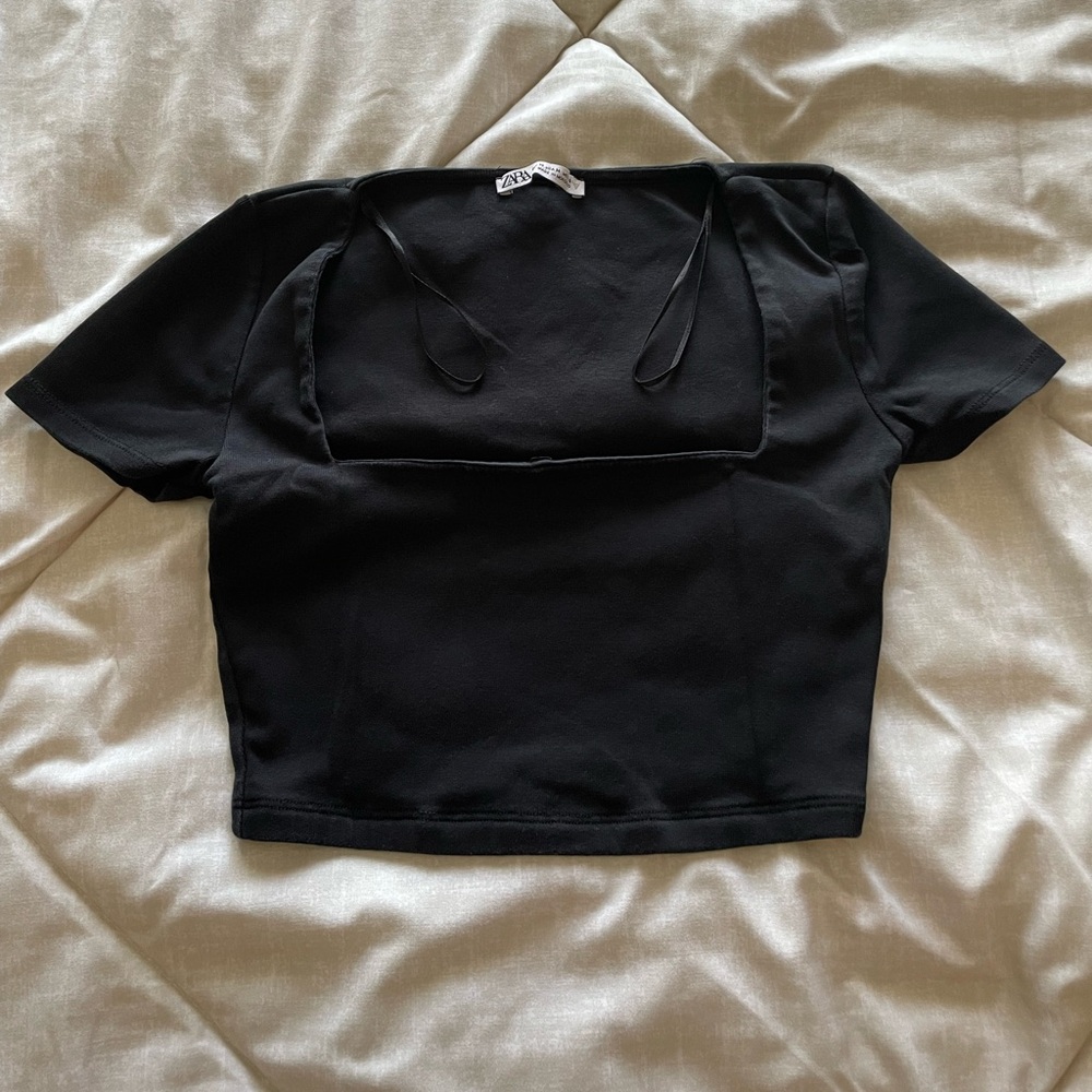 Square chest cut crop top